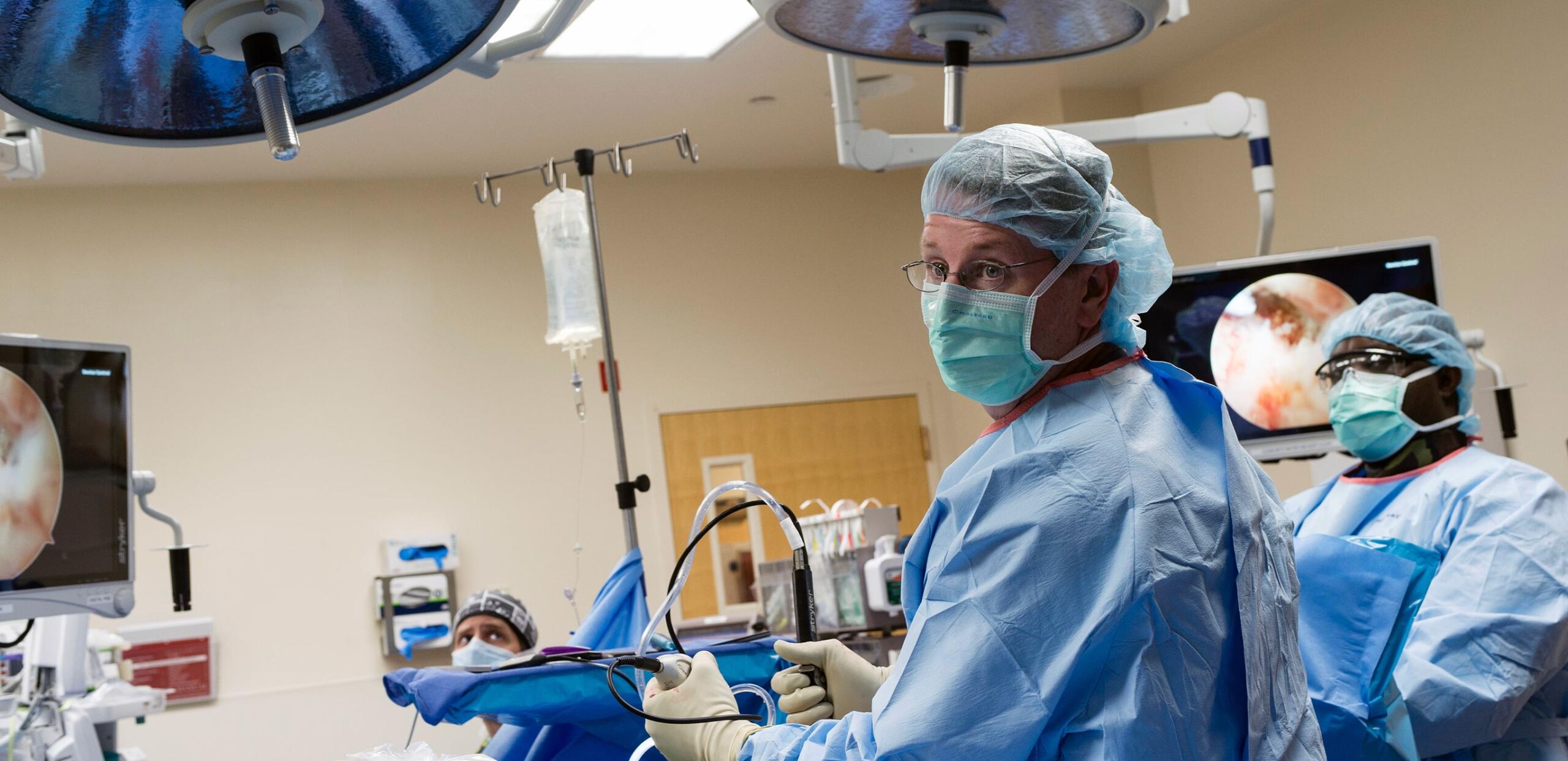 Chief of orthopedic surgery Jonathan Fallon, OD, performs procedure in the operating room of the Joint Replacement Center at Cooley Dickinson Hospital, Northampton, MA 01060