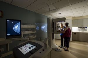 Mammographer Breast Center Cooley Dickinson Hospital